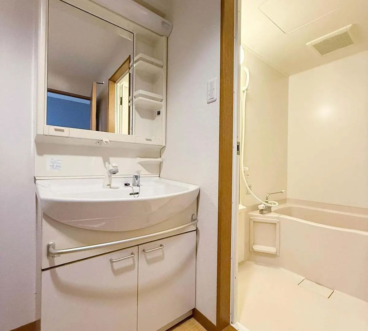 Grandeur - Secure & Stylish 1Br Calm Stay Near Downtown Hiroshima Apartment