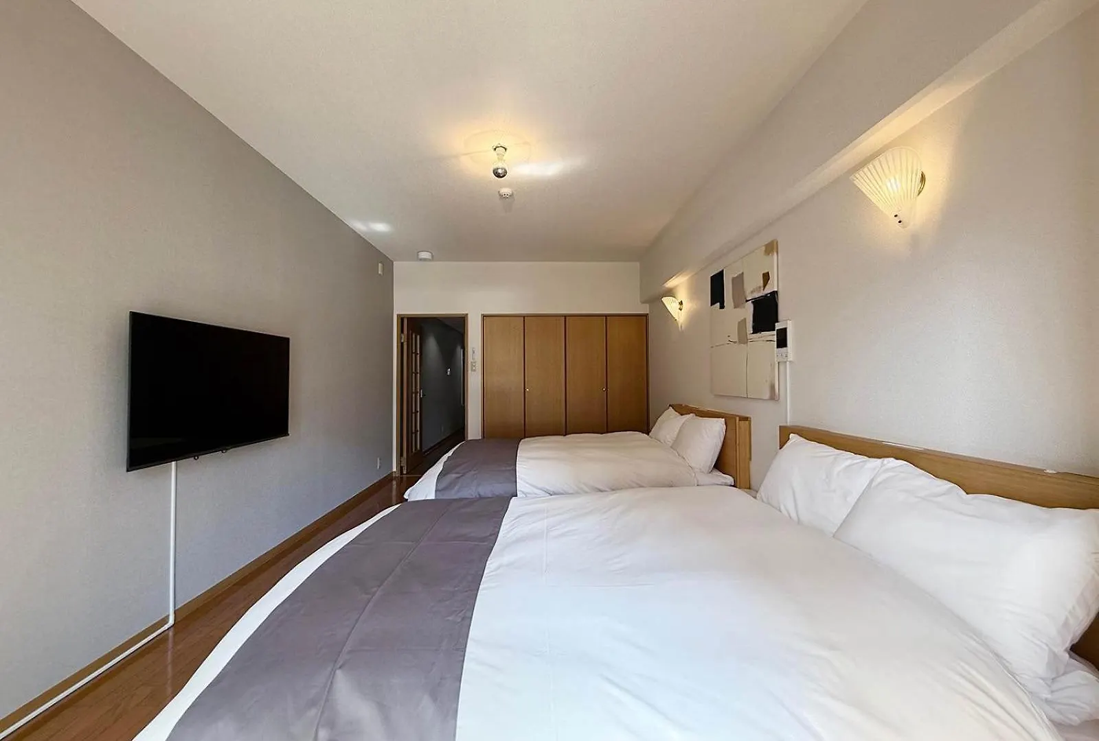Apartment Grandeur - Secure & Stylish 1Br Calm Stay Near Downtown Hiroshima